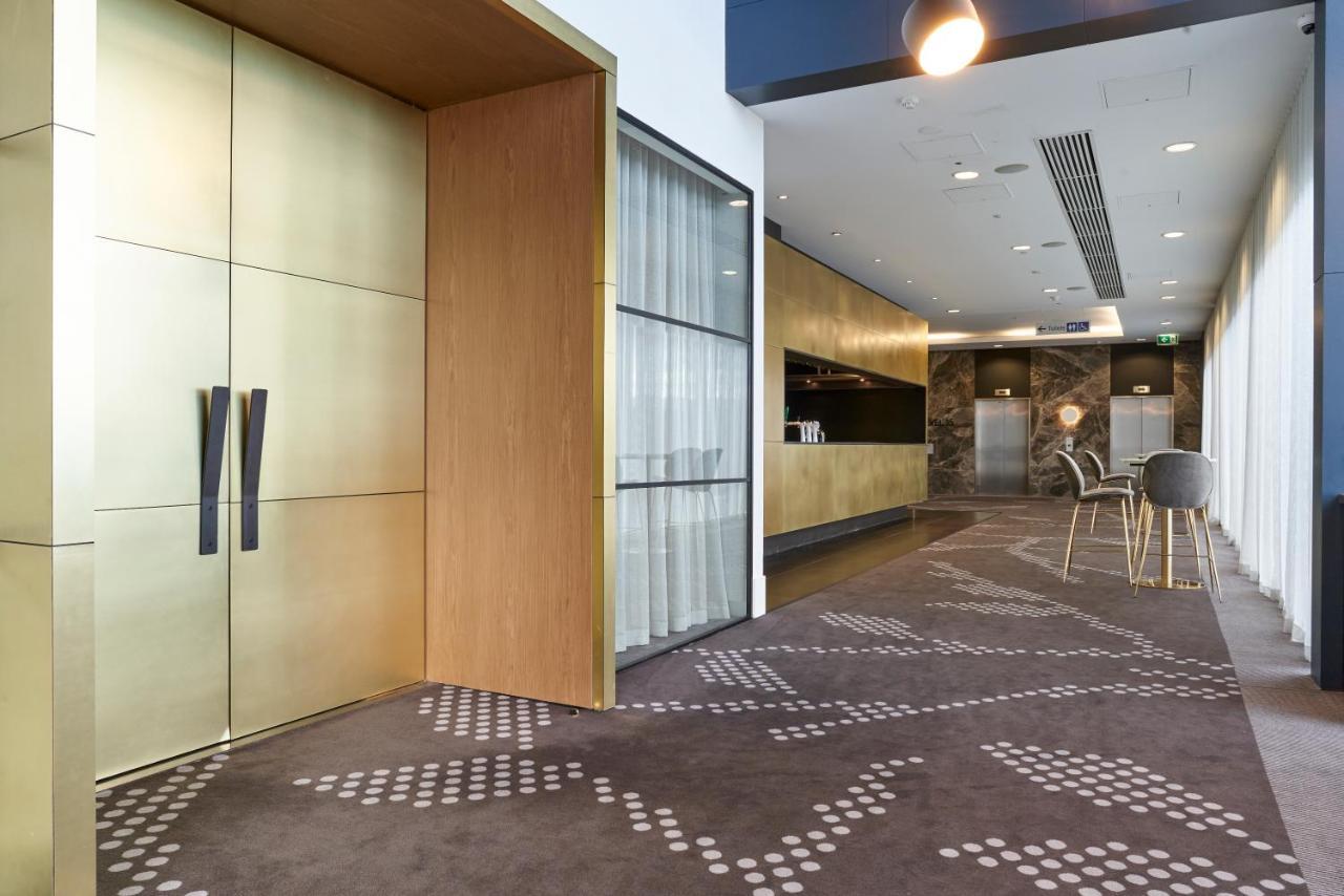 ホテル プルマン アデレード エクステリア 写真 Interior of the new building