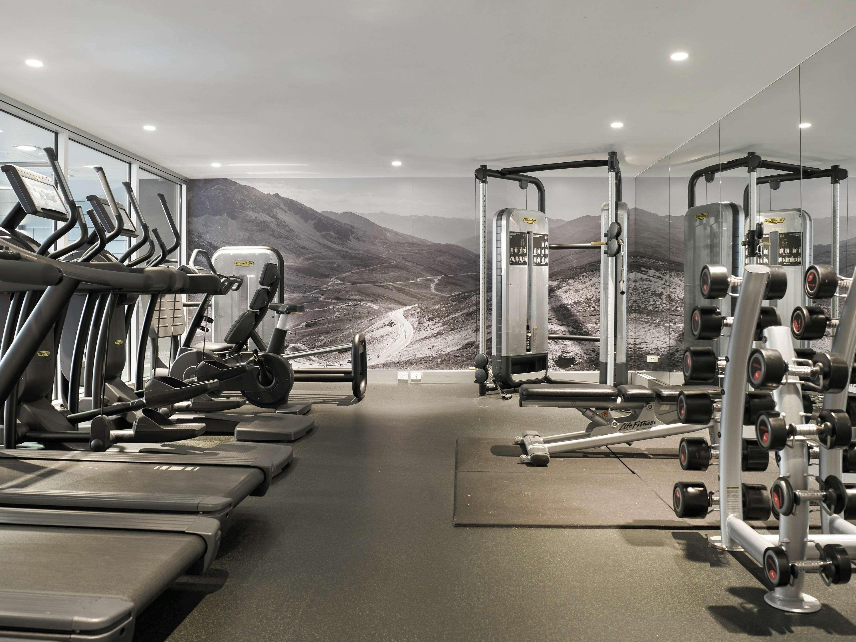 ホテル プルマン アデレード エクステリア 写真 The gym at the 2012 Olympic Village