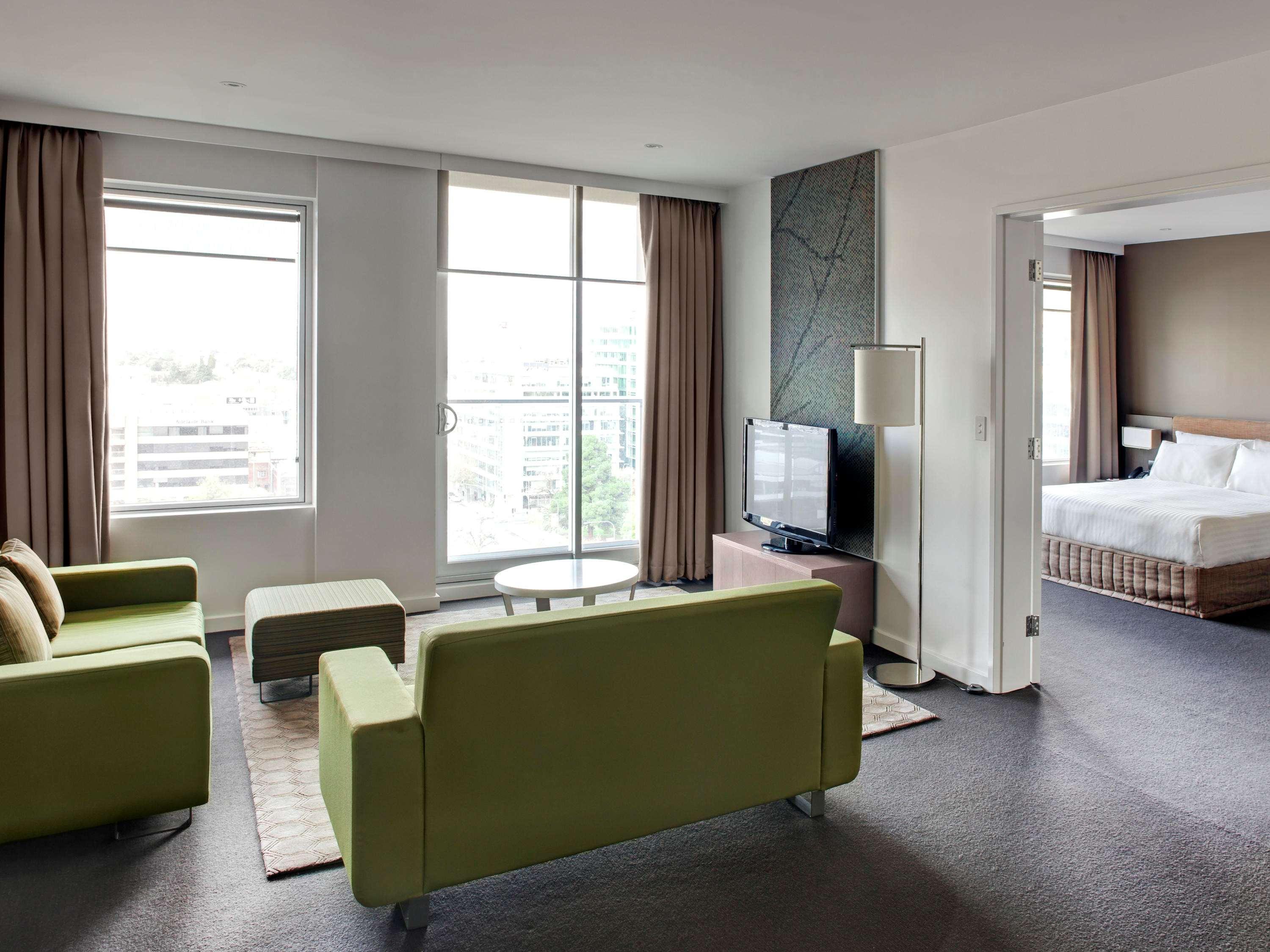 ホテル プルマン アデレード エクステリア 写真 Suite at the hotel