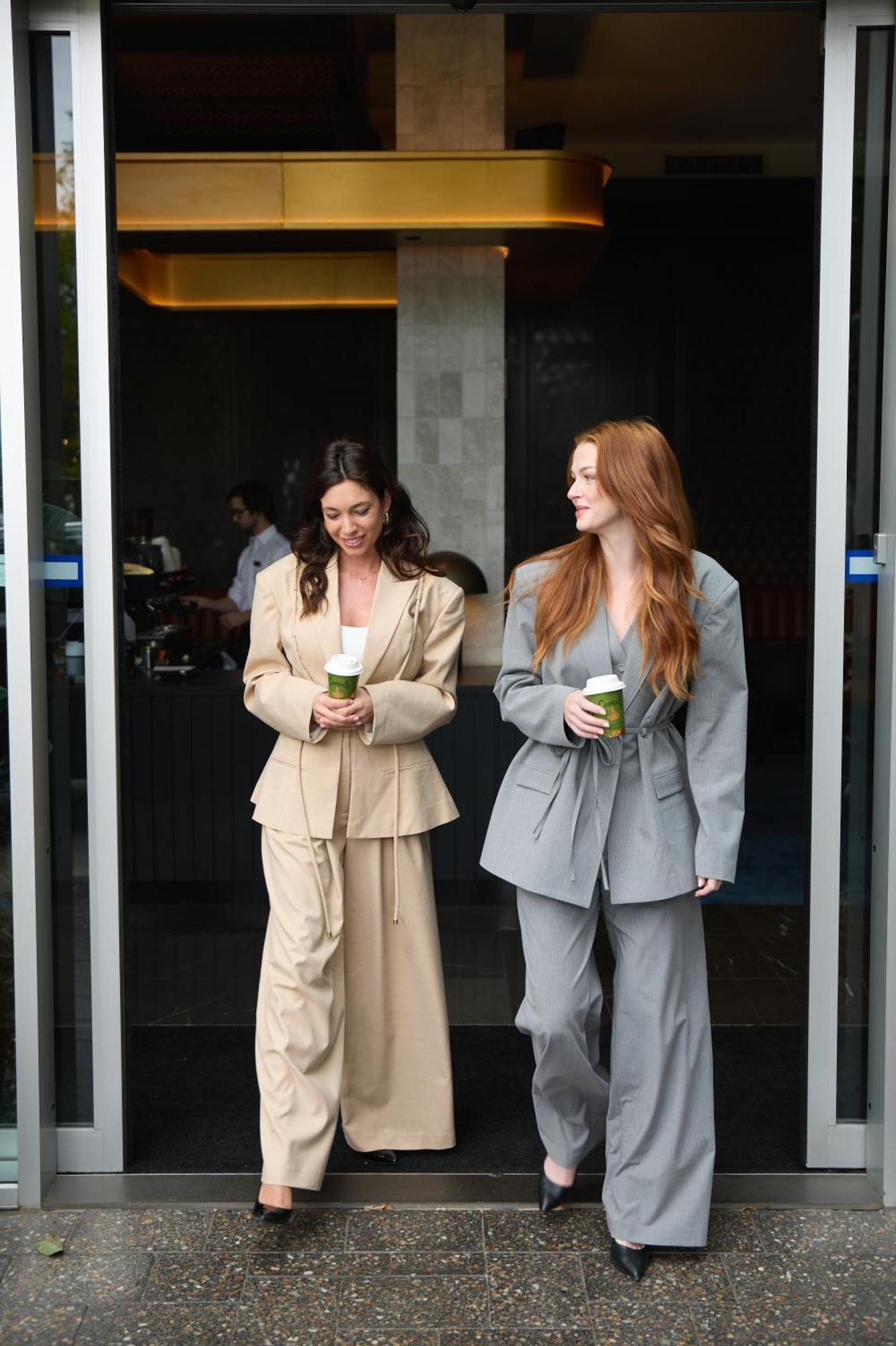 ホテル プルマン アデレード エクステリア 写真 The 2019 hosts: Alessandra Ristevski and Sophie Monk