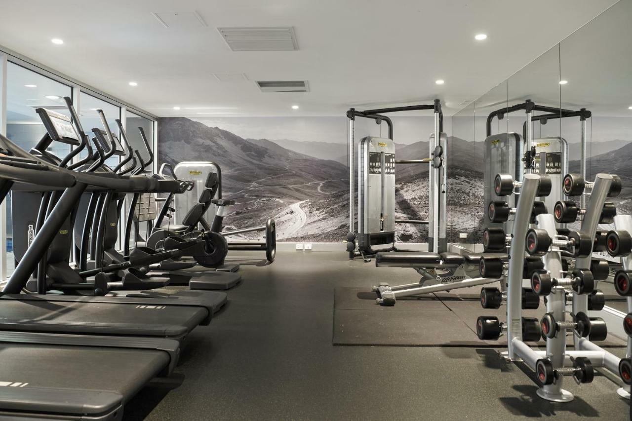 ホテル プルマン アデレード エクステリア 写真 The gym at the hotel